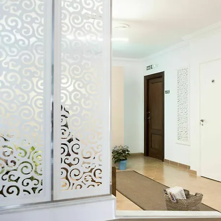 Alhambra - Adults Only Nerja